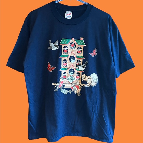Vintage 90s printed birdhouse tee. - Picture 1 of 6